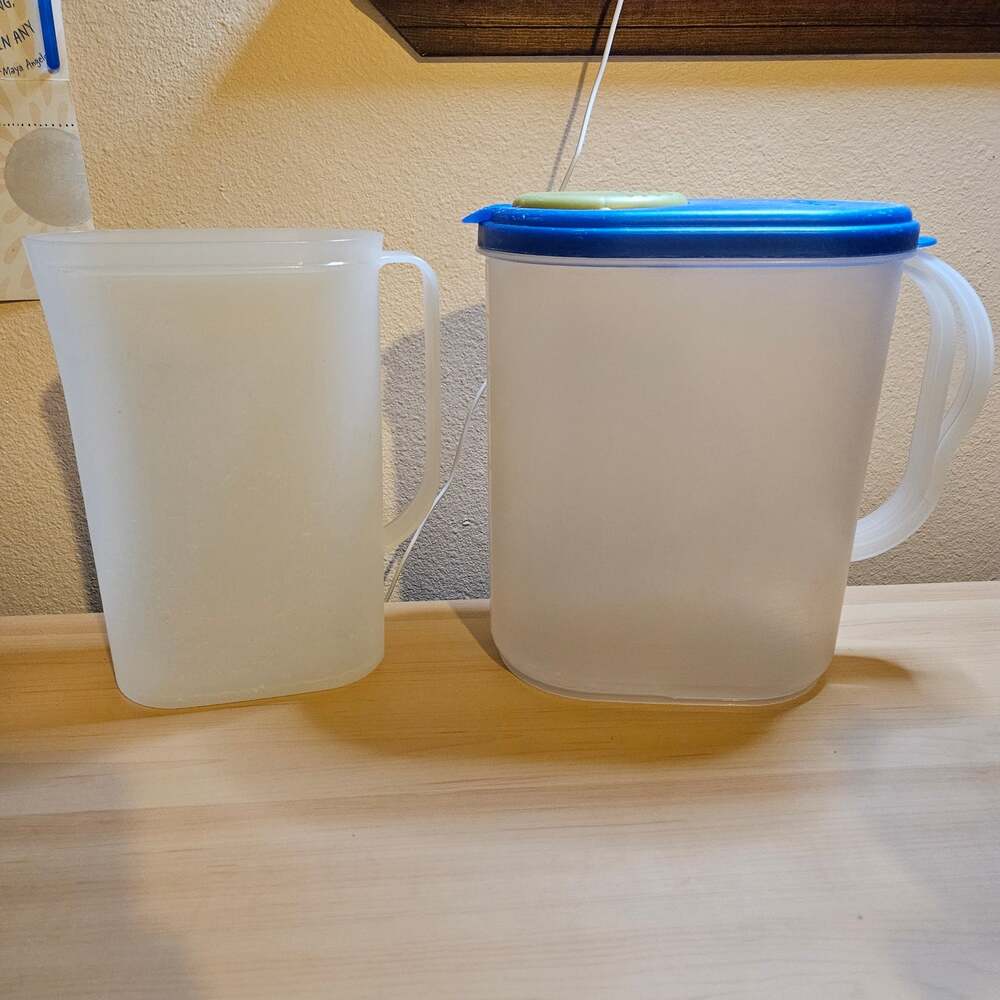 VINTAGE Tupperware Slimline Sheer 1 QT Pitcher 2189 A-1 With 1 Gallon Sterilite